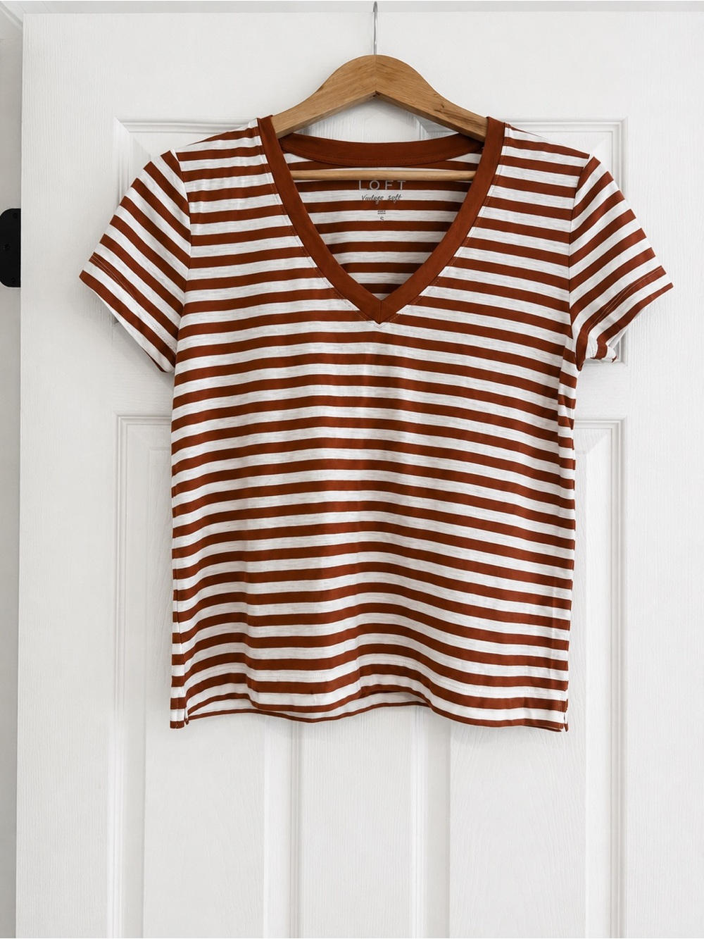 LOFT Vintage Soft Striped V-Neck Tee Small Rust White 100% Cotton Short Sleeve